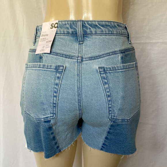SALE! SO Jeans Juniors Shortie Super High Rise Size 9 Light Blue  Fray Hem NWT - Picture 5 of 7